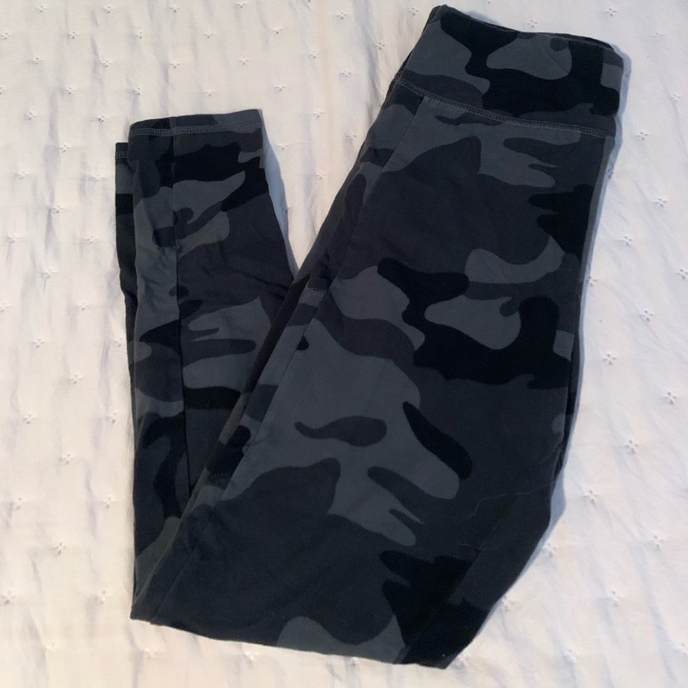 CAMO PRINT HOLLISTER LEGGINGS/YOGA